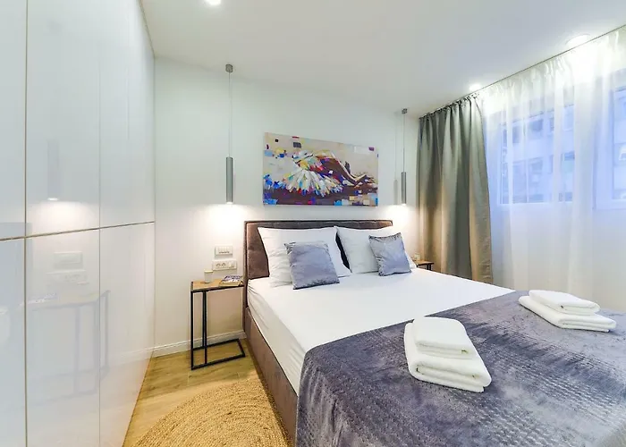 Onesta Apartment *